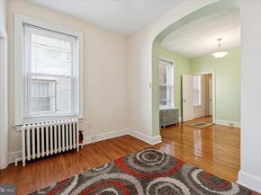 1127 Green Street, Philadelphia PA 19123