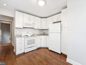 1127 Green Street, Philadelphia PA 19123