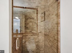 1305 Key Drive, Alexandria VA 22302