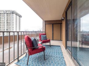 10204 Valley Forge Circle 204, King Of Prussia PA 19406