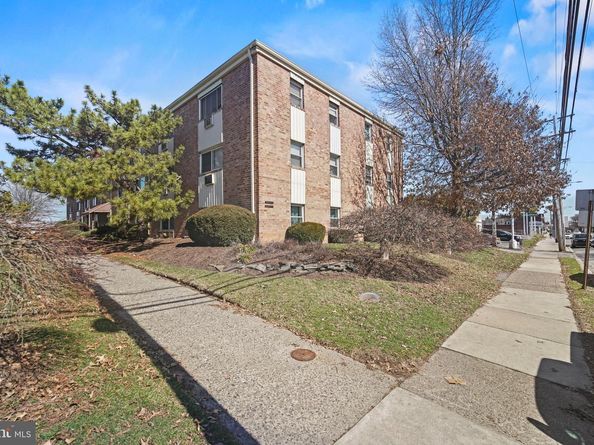 8115 W Chester Pike A8, Upper Darby PA 19082