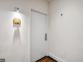 233 Chestnut Street 4, Philadelphia PA 19106