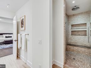 233 Chestnut Street 4, Philadelphia PA 19106