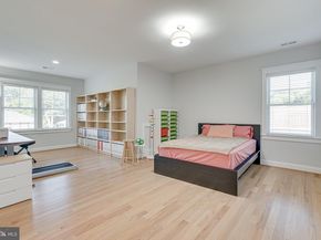 6501 Divine Street, Mclean VA 22101