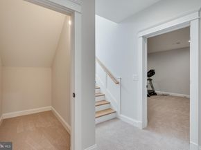 6501 Divine Street, Mclean VA 22101