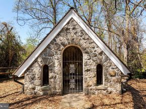 1075 S Leopard Road, Berwyn PA 19312