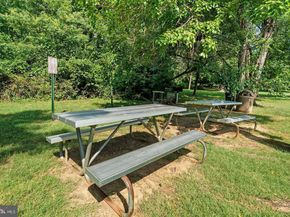 1521 S George Mason Drive 20, Arlington VA 22204