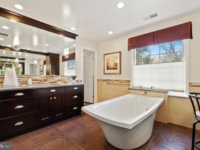 10 Meyer Point Court, Potomac MD 20854