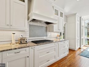 10 Meyer Point Court, Potomac MD 20854