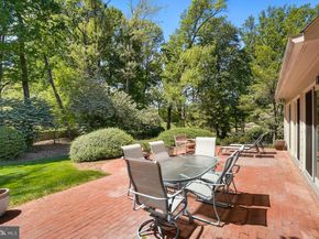10 Meyer Point Court, Potomac MD 20854