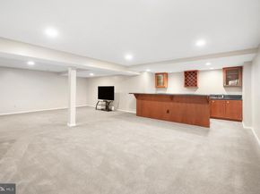 10 Meyer Point Court, Potomac MD 20854