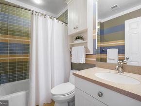 10 Meyer Point Court, Potomac MD 20854