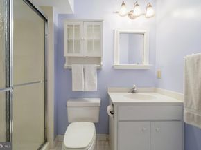 10 Meyer Point Court, Potomac MD 20854