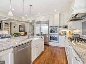 10 Meyer Point Court, Potomac MD 20854