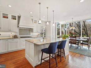 10 Meyer Point Court, Potomac MD 20854