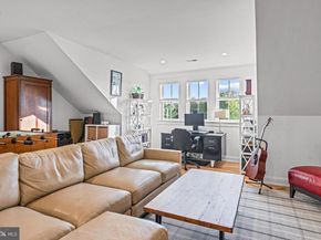 423 Maplewood Avenue, Wayne PA 19087