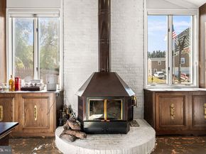 947 Barnswallow Lane, Huntingdon Valley PA 19006