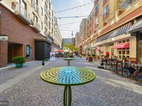 5225 Pooks Hill Road 422N, Bethesda MD 20814