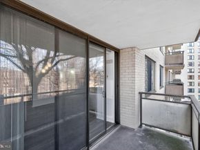 5225 Pooks Hill Road 422N, Bethesda MD 20814