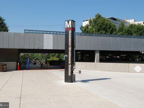 5225 Pooks Hill Road 422N, Bethesda MD 20814