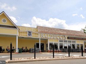 5225 Pooks Hill Road 422N, Bethesda MD 20814