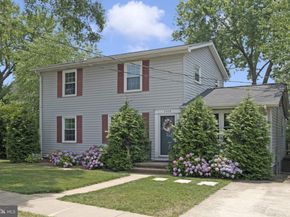 5208 8TH Road N, Arlington VA 22205