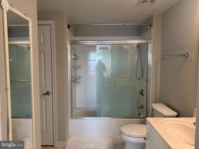 2726 Gallows Road 915, Vienna VA 22180