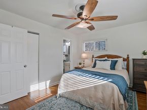 98 S Iris Street S, Alexandria VA 22304