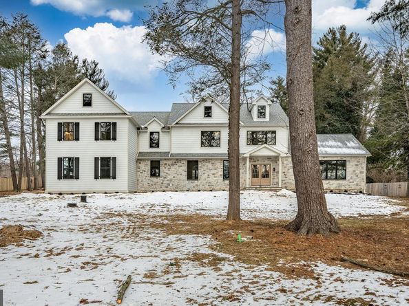 1427 Sugartown Road, Berwyn PA 19312