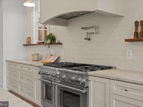 14 W Bellefonte Avenue, Alexandria VA 22301