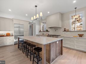 14 W Bellefonte Avenue, Alexandria VA 22301