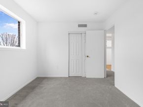 7374 Route 29 74/102, Falls Church VA 22046