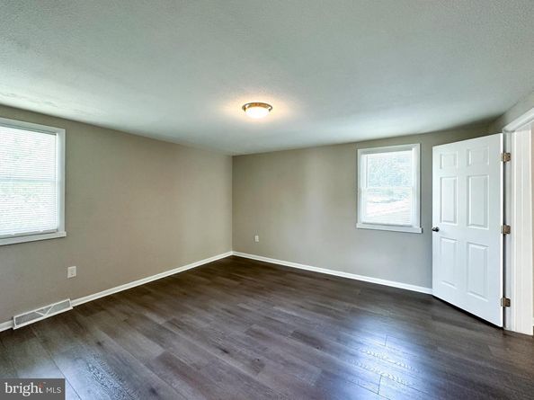 2191 Dunksferry Road, Bensalem PA 19020