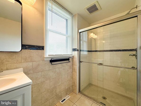 2191 Dunksferry Road, Bensalem PA 19020