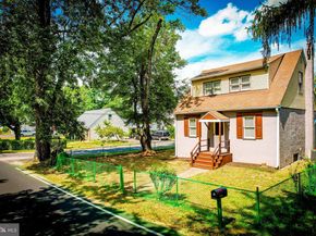 2191 Dunksferry Road, Bensalem PA 19020