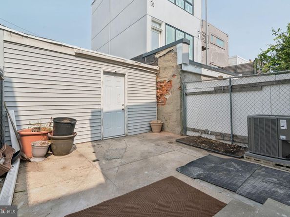 1318 S Warnock Street, Philadelphia PA 19147
