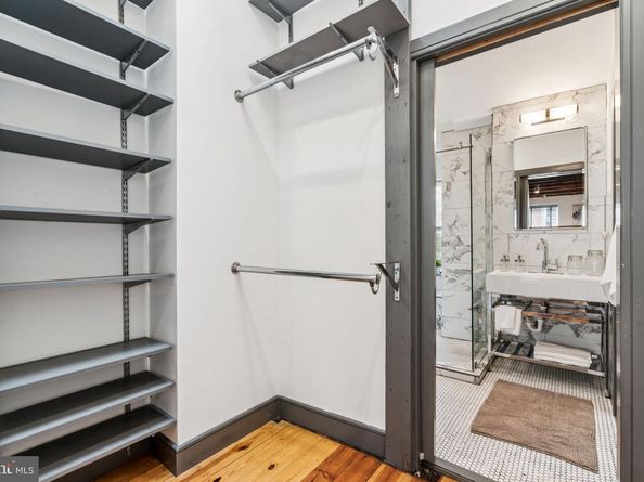 1318 S Warnock Street, Philadelphia PA 19147