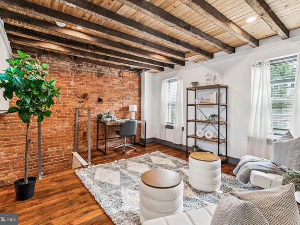 1318 S Warnock Street, Philadelphia PA 19147