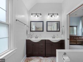 1130 17TH Street S, Arlington VA 22202