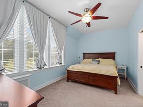 1130 17TH Street S, Arlington VA 22202