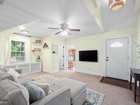 1130 17TH Street S, Arlington VA 22202