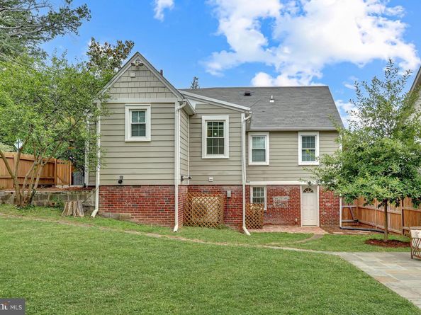 1130 17TH Street S, Arlington VA 22202
