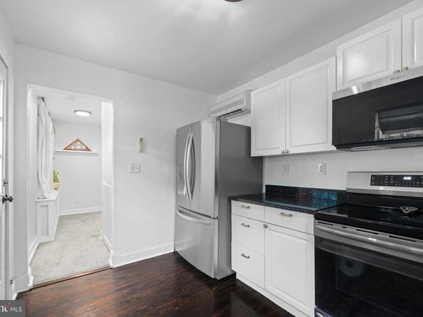 1130 17TH Street S, Arlington VA 22202
