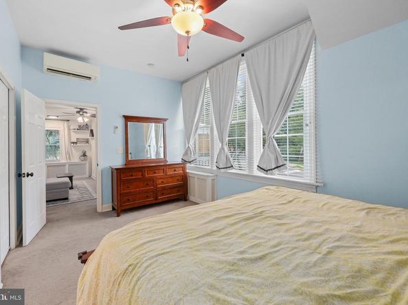 1130 17TH Street S, Arlington VA 22202