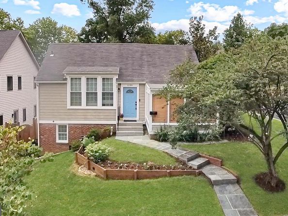 1130 17TH Street S, Arlington VA 22202