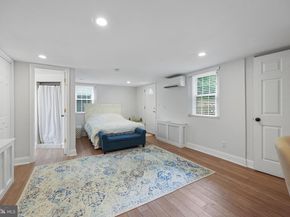 1130 17TH Street S, Arlington VA 22202