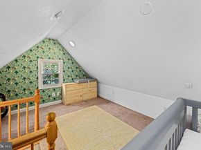 1130 17TH Street S, Arlington VA 22202