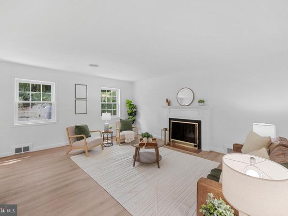 802 Janneys Lane, Alexandria VA 22302