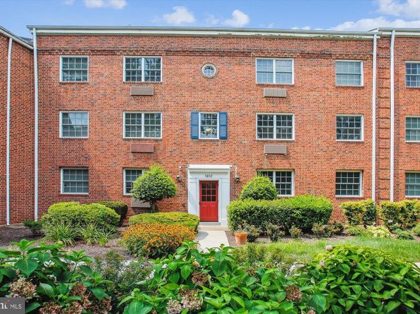 1612 W Abingdon Drive 202, Alexandria VA 22314
