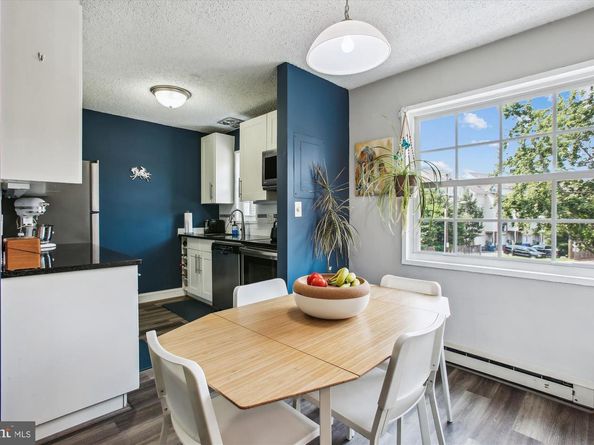 1612 W Abingdon Drive 202, Alexandria VA 22314